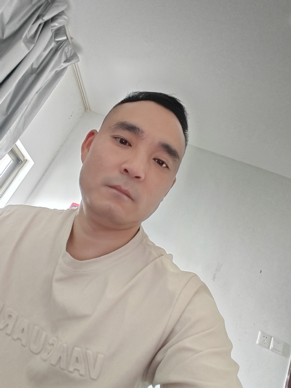 小锋的第一张照片--南充相亲服务中心