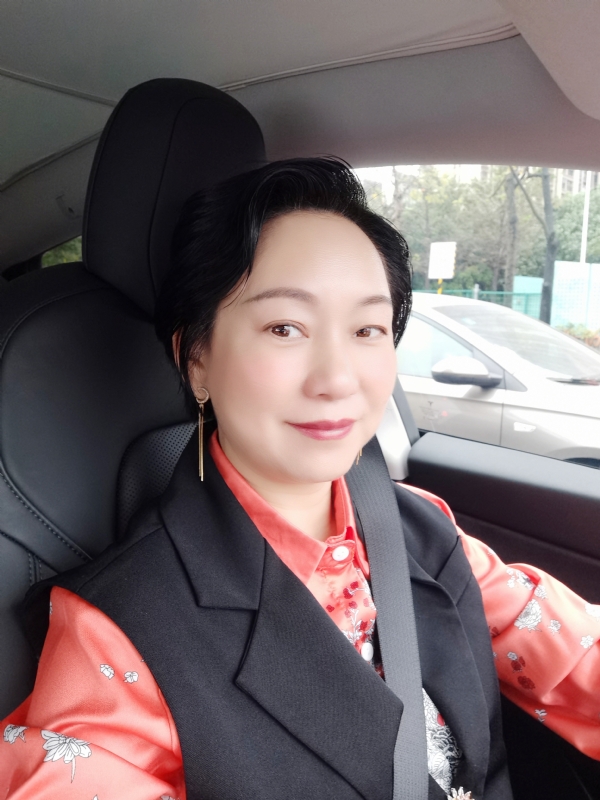 艳阳天的第二张照片--南充相亲服务中心