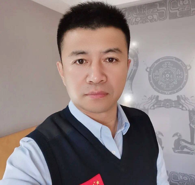 生在红旗下的第一张照片--南充相亲服务中心