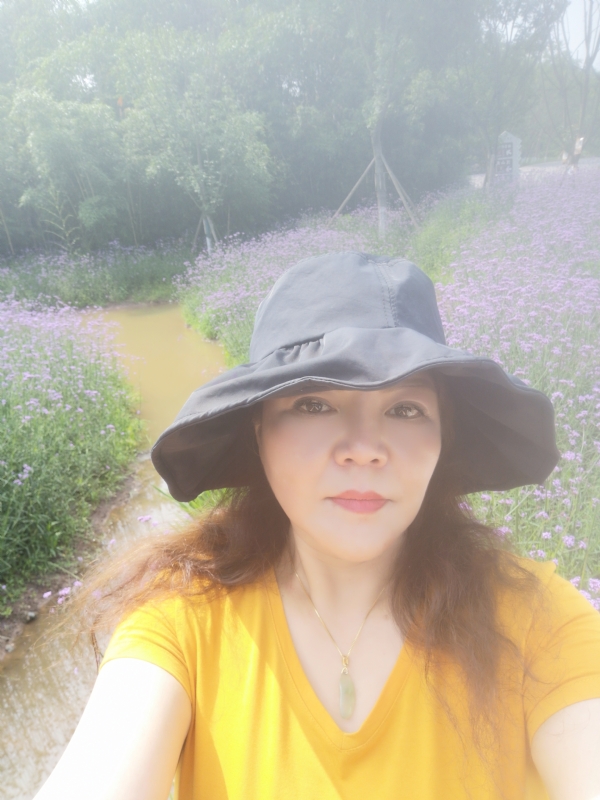 宛霞的第三张照片--南充相亲服务中心