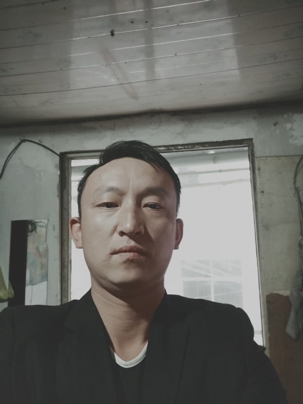 放弃爱你的第一张照片--南充相亲服务中心
