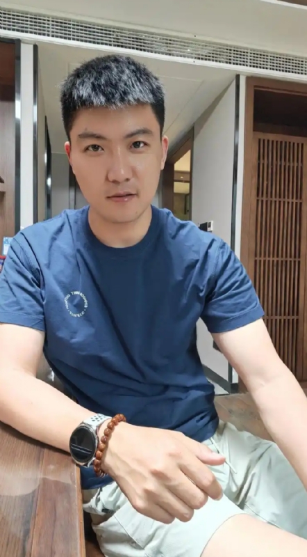 大鹏展翅的第三张照片--南充相亲服务中心