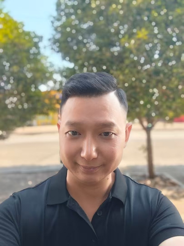 巷子里的猫的第一张照片--南充相亲服务中心