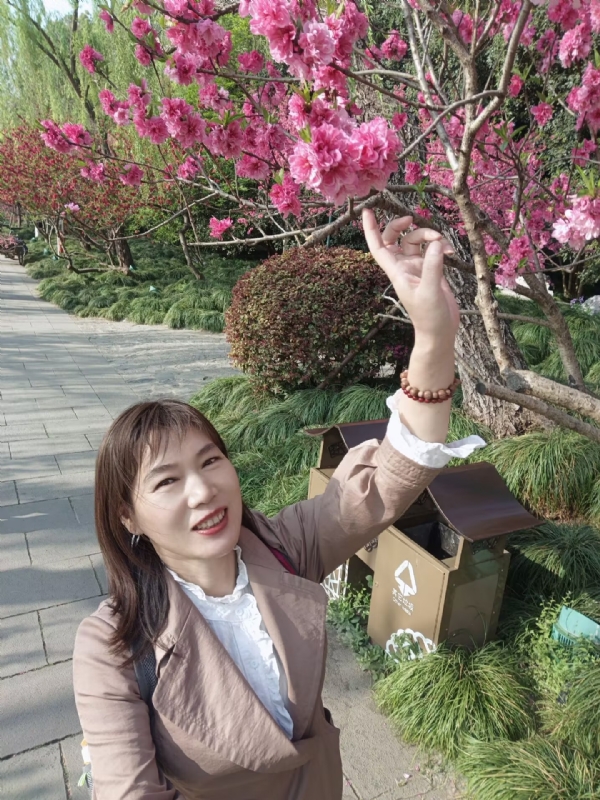 丽娜的第四张照片--南充相亲服务中心