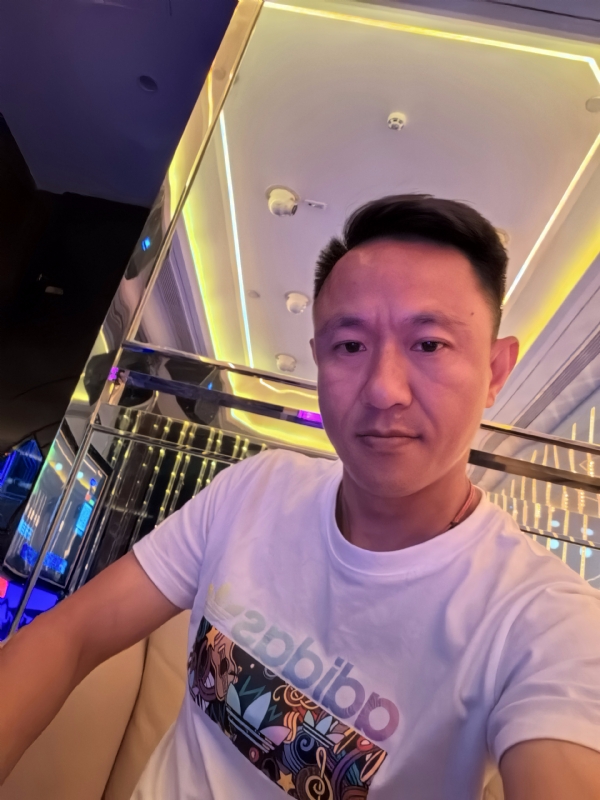 辞岸的第一张照片--南充相亲服务中心