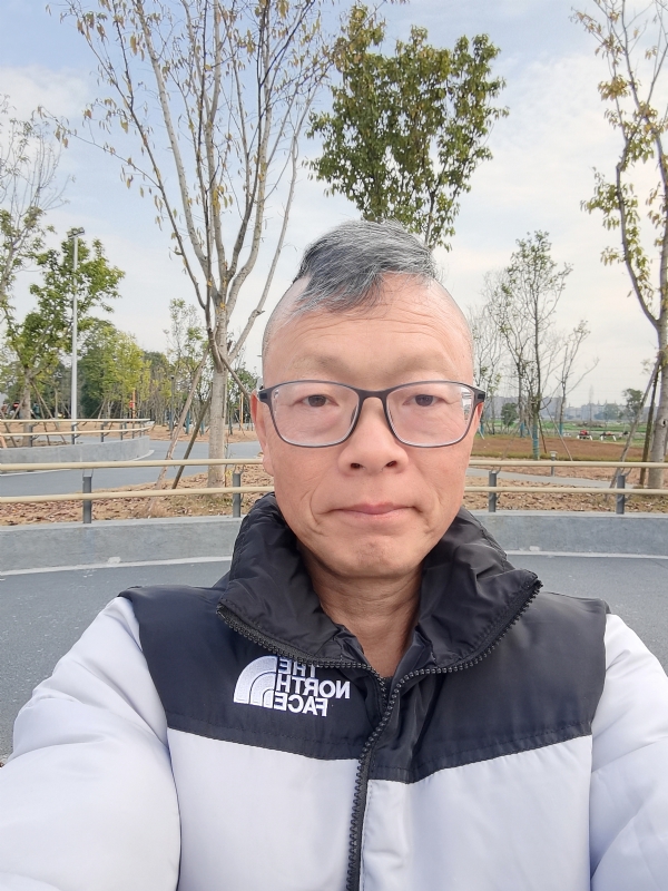 做喜欢的事的第一张照片--南充相亲服务中心